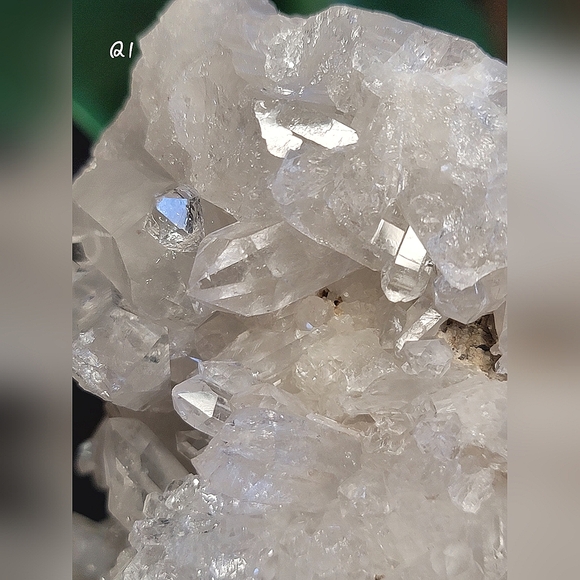 Quartz Cluster Q1 - Picture 1 of 15